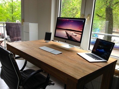 computer desk window imac macbook table
